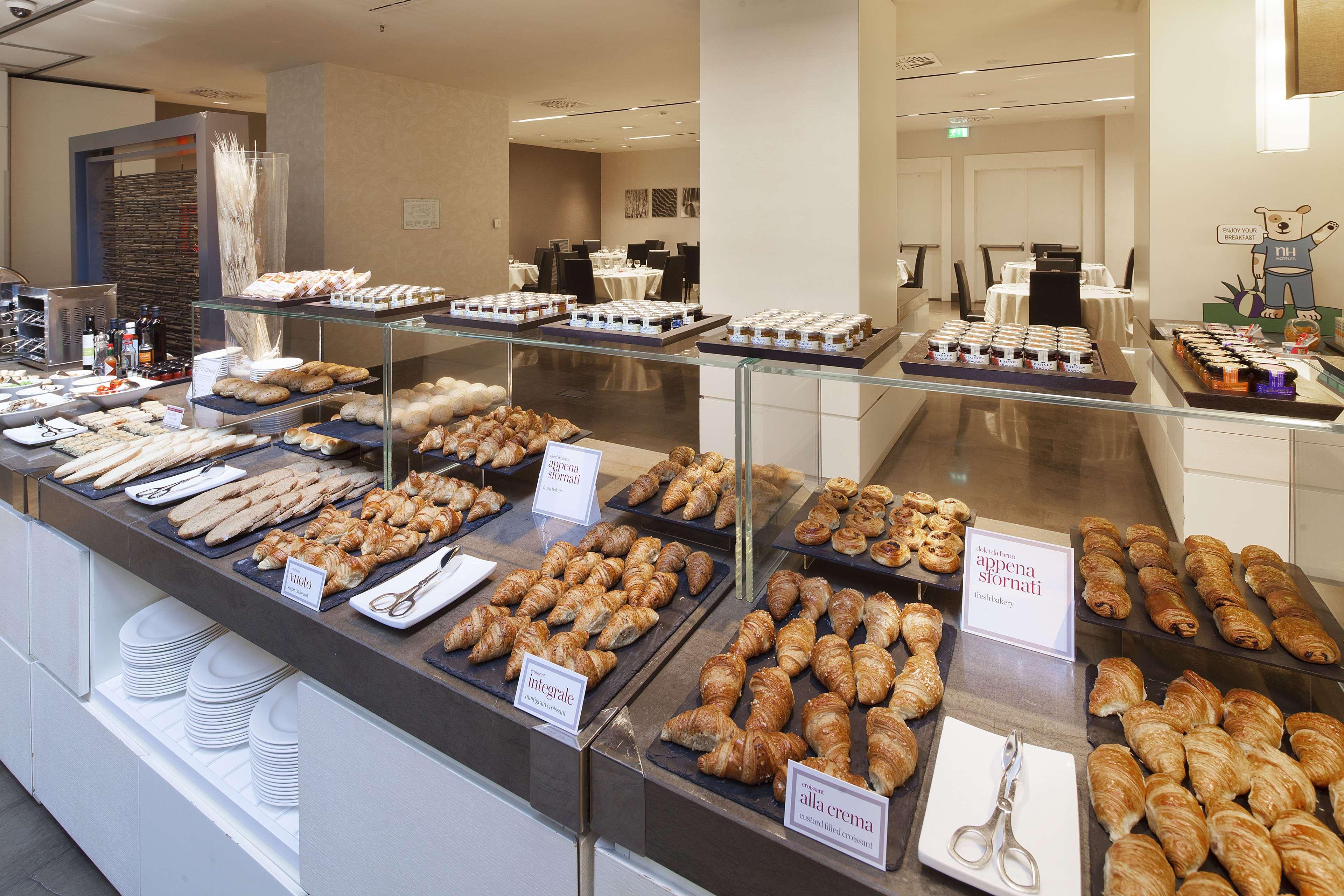 Nh Collection Milano President Hotel Ngoại thất bức ảnh A buffet at a hotel