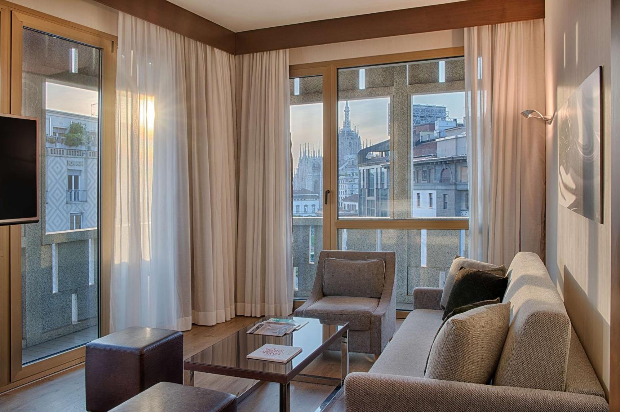Nh Collection Milano President Hotel Ngoại thất bức ảnh A suite at the hotel
