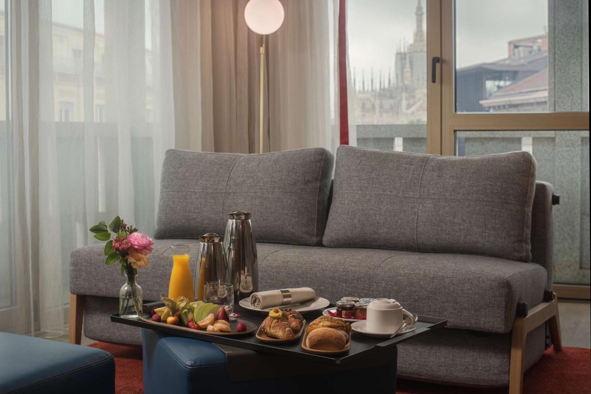 Nh Collection Milano President Hotel Ngoại thất bức ảnh Room service at a hotel