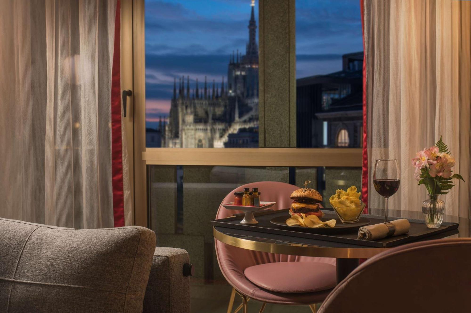Nh Collection Milano President Hotel Ngoại thất bức ảnh The view from the hotel